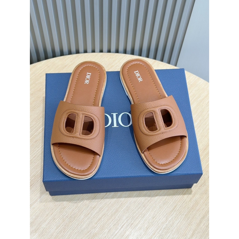 ch**an D*or slippers
